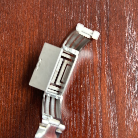 Tory Burch Silver Sport Fitbit Bangle/Bracelet Bangle Rhodium Plated - Picture 5 of 6